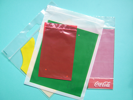 Uw plastic zak met ritssluiting in 4 kleuren bedrukt - hersluitbare-plastic-zakje.nl